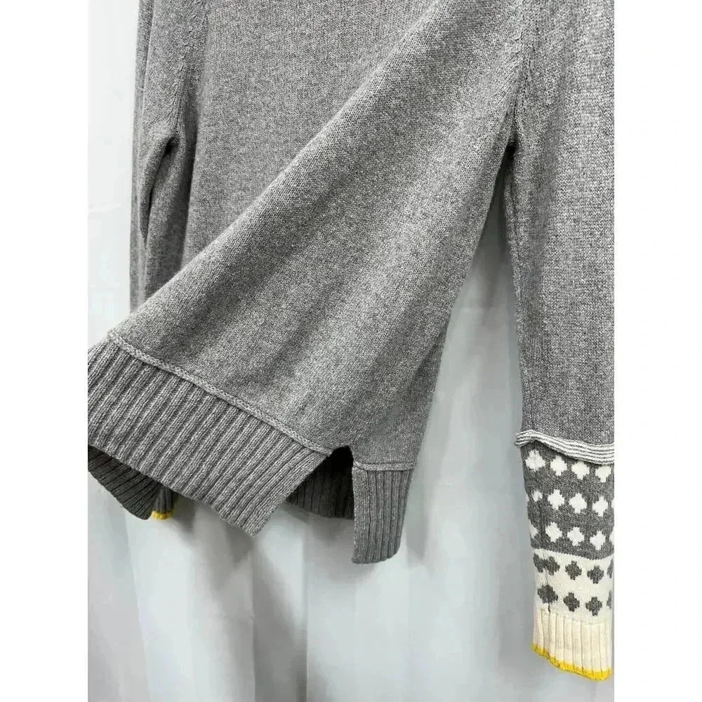 Gray Crew Neck Sweater With Patterned Sleeves - image 7
